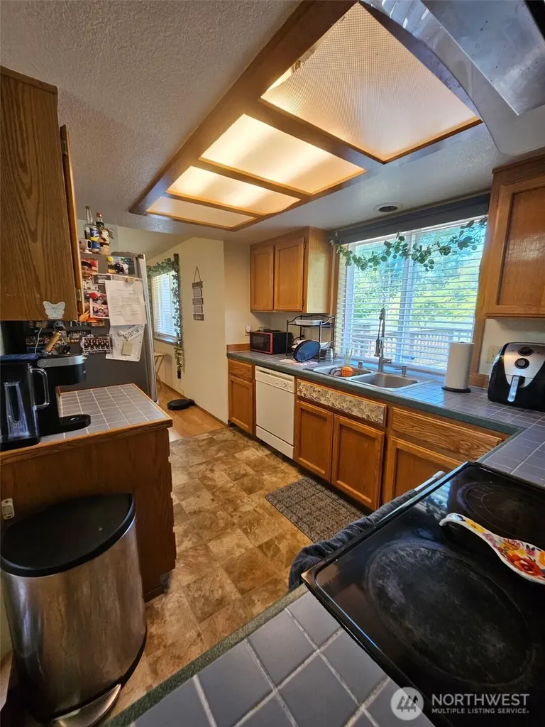 1327 S 88th Street Tacoma WA 98444