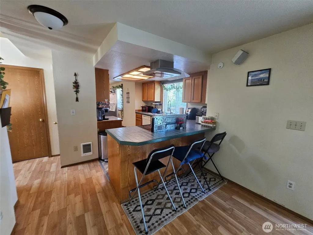 1327 S 88th Street Tacoma WA 98444