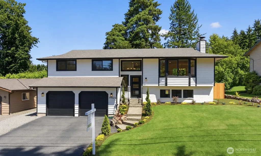 19624 62nd Avenue NE Kenmore WA 98028