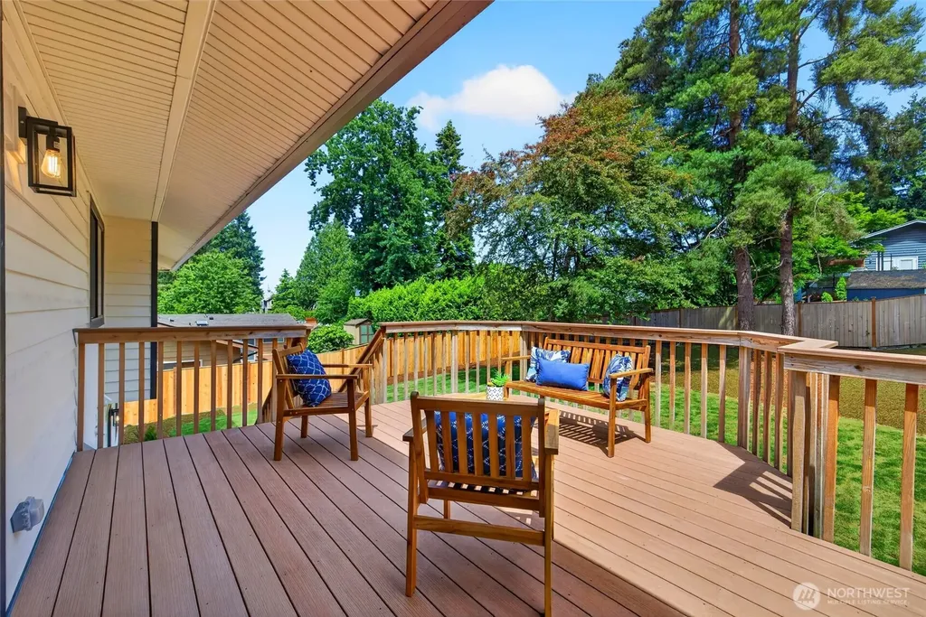19624 62nd Avenue NE Kenmore WA 98028
