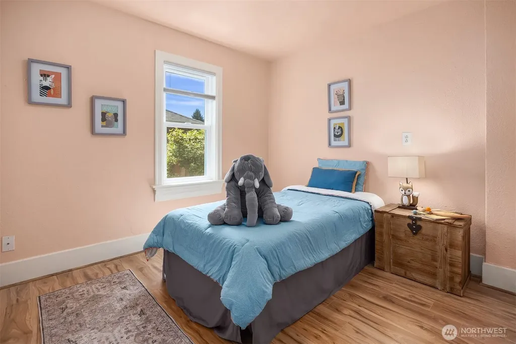 251 Meadow Avenue N Renton WA 98057