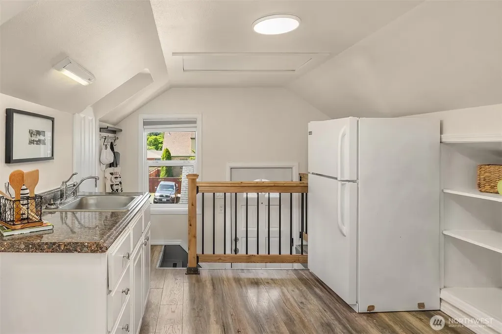 251 Meadow Avenue N Renton WA 98057