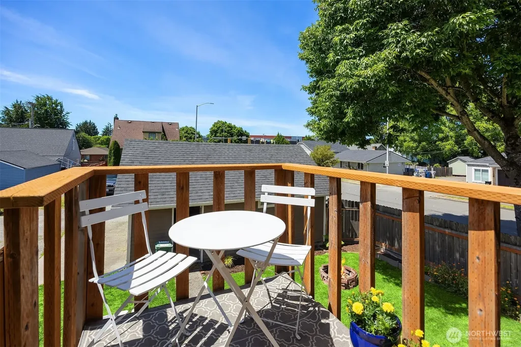 251 Meadow Avenue N Renton WA 98057
