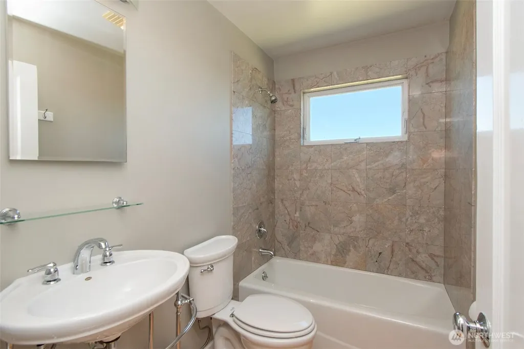 619 E Park Avenue Port Angeles WA 98362