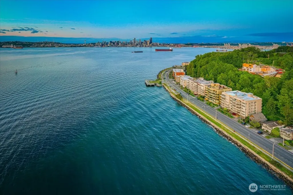 1017 California Lane SW Seattle WA 98116