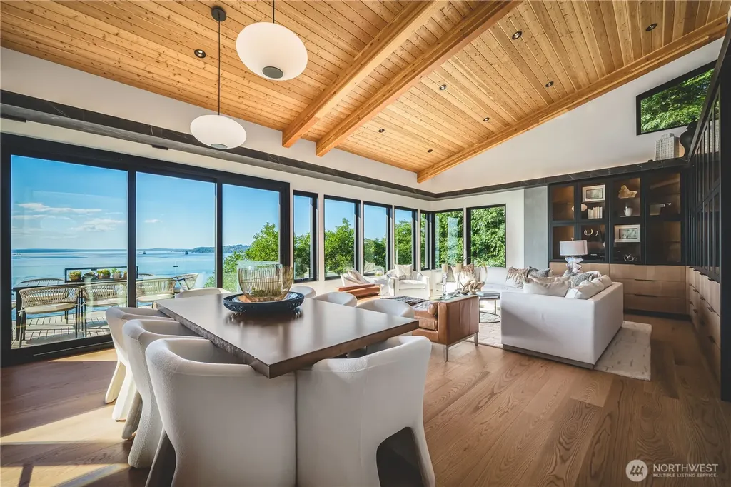 1017 California Lane SW Seattle WA 98116