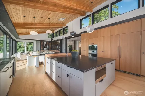 1017 California Lane SW Seattle WA 98116
