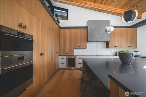 1017 California Lane SW Seattle WA 98116
