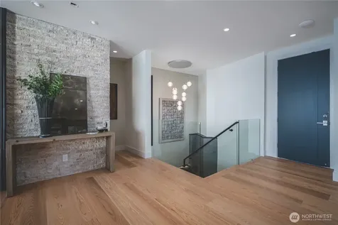 1017 California Lane SW Seattle WA 98116