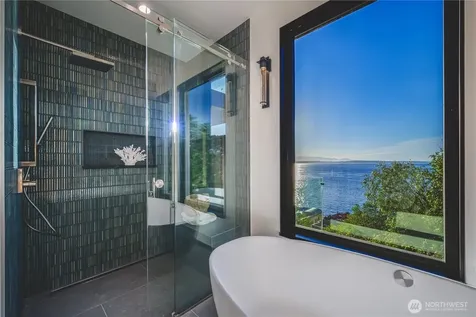 1017 California Lane SW Seattle WA 98116