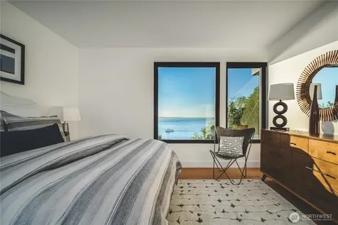 1017 California Lane SW Seattle WA 98116