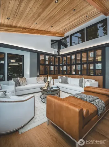 1017 California Lane SW Seattle WA 98116