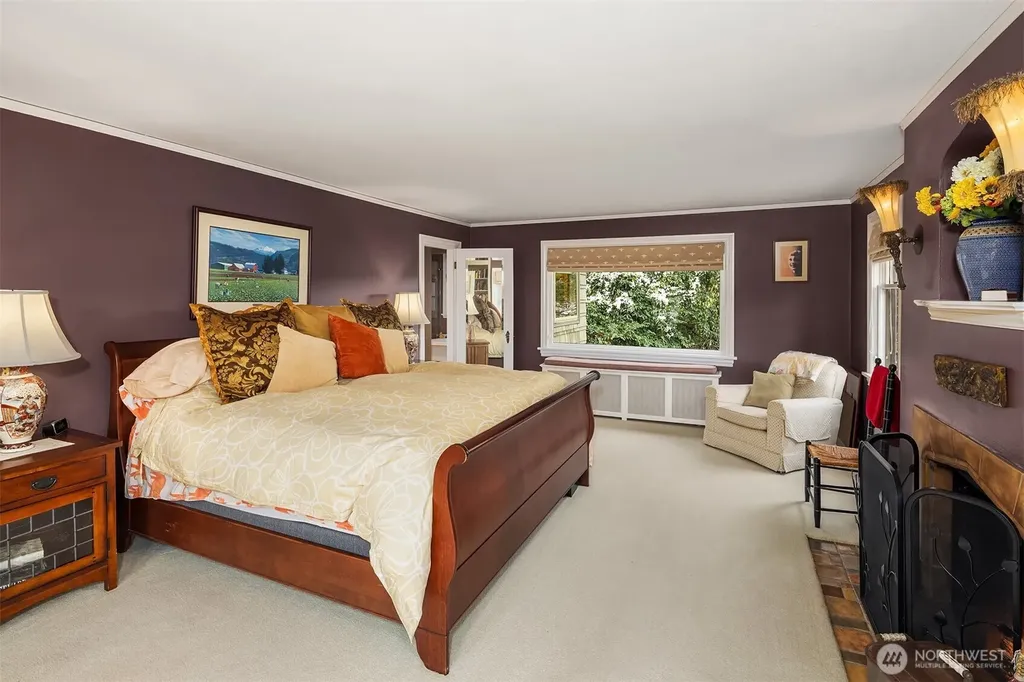 3333 43rd Avenue NE Seattle WA 98105