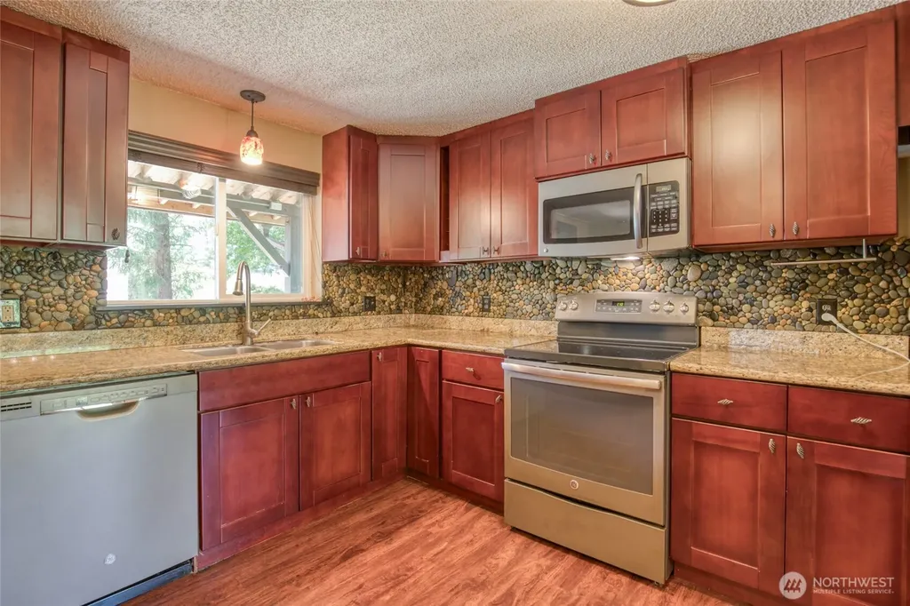 130 Octopus Avenue NE Ocean Shores WA 98569