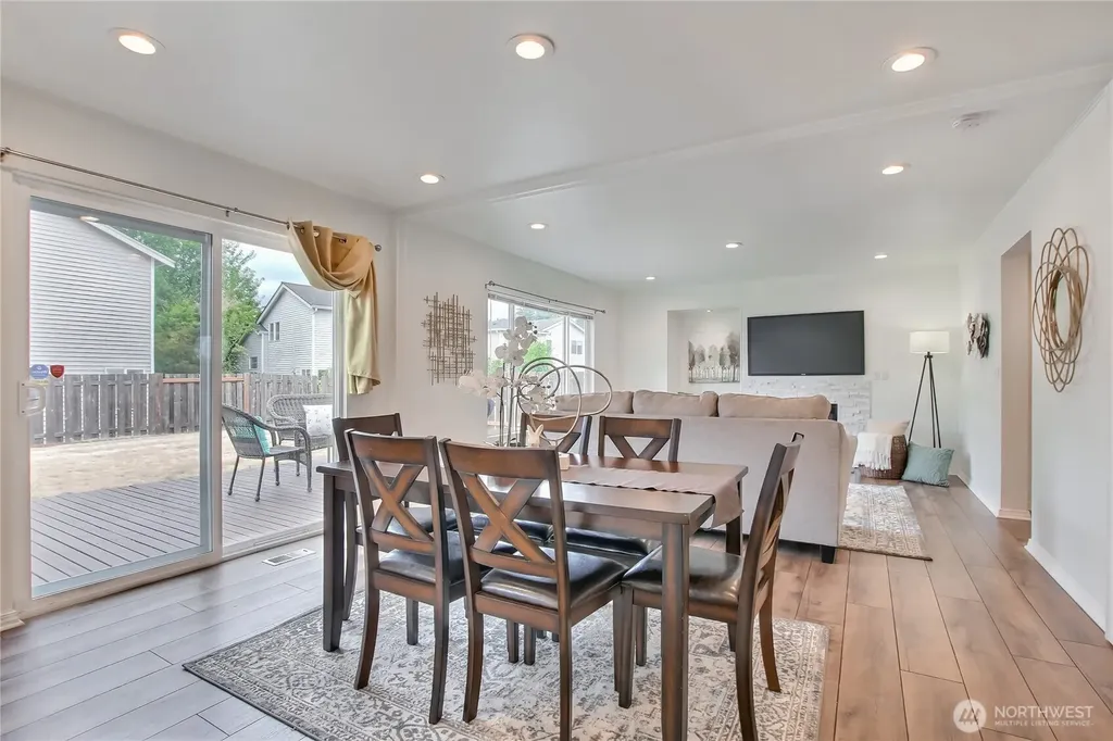 24240 SE 10th Place Sammamish WA 98075