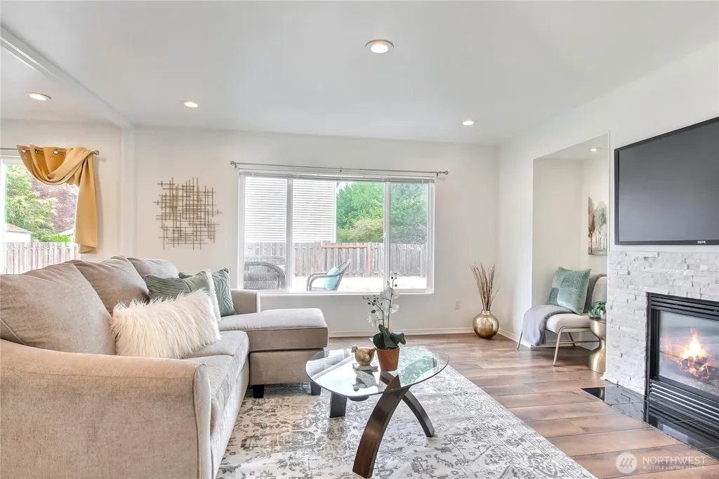 24240 SE 10th Place Sammamish WA 98075
