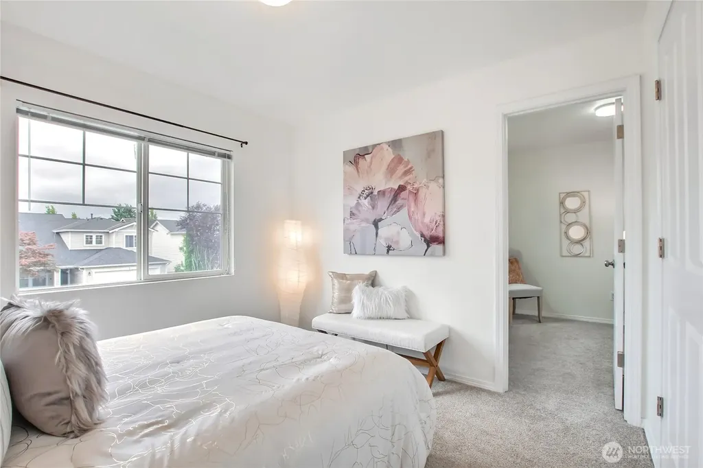 24240 SE 10th Place Sammamish WA 98075