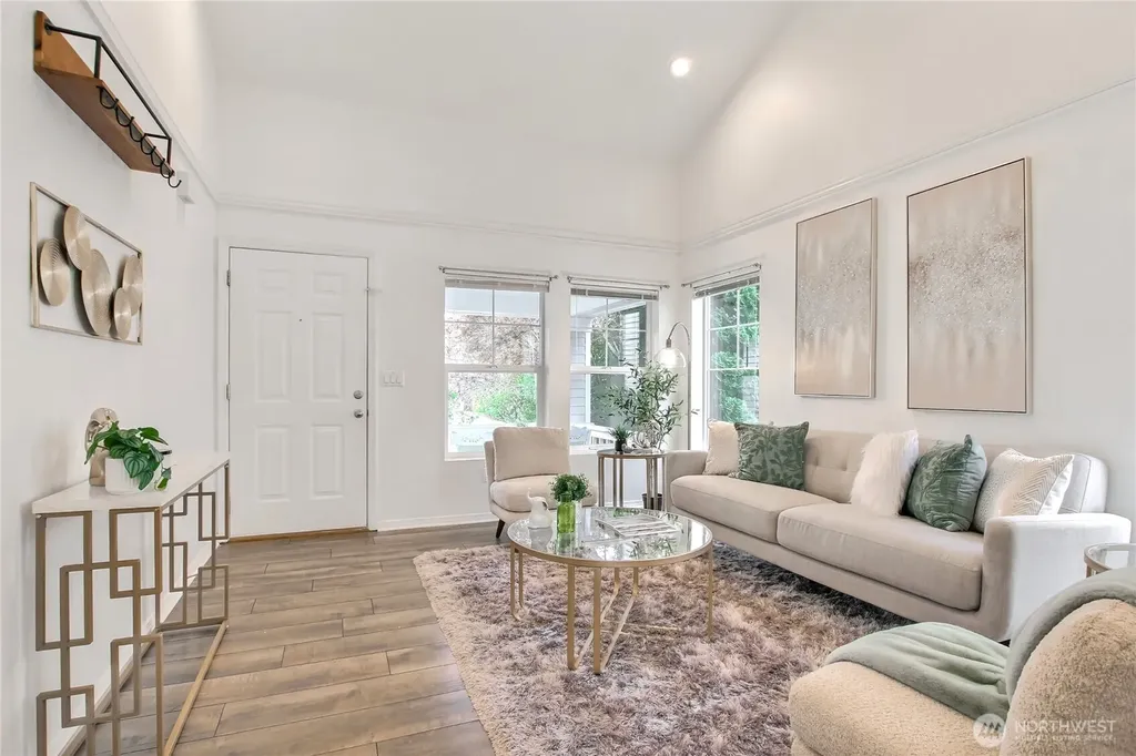 24240 SE 10th Place Sammamish WA 98075