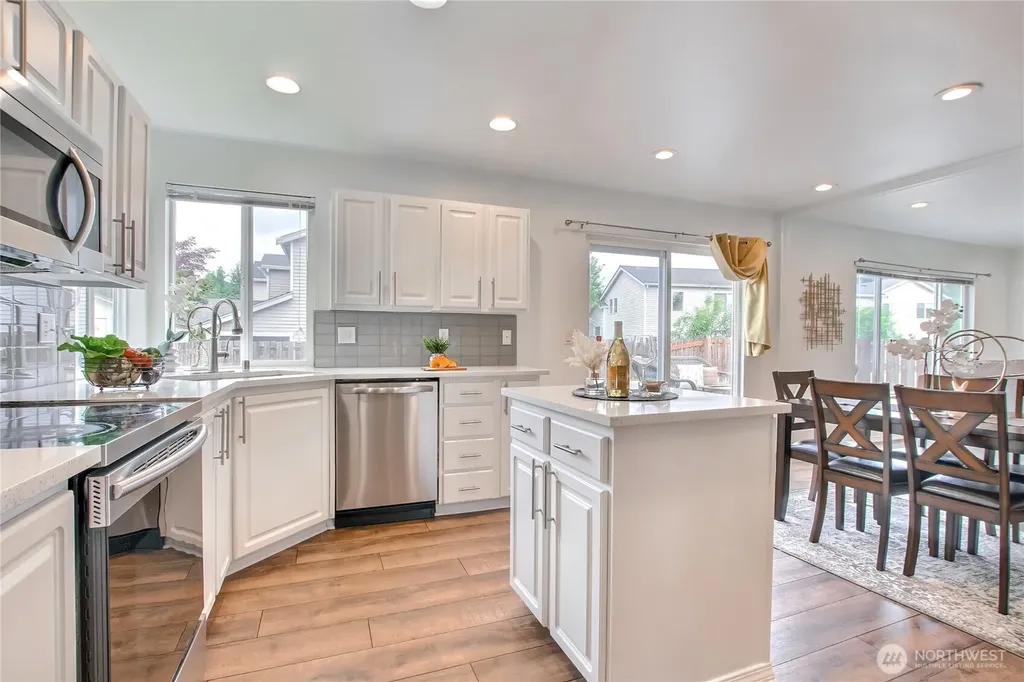 24240 SE 10th Place Sammamish WA 98075