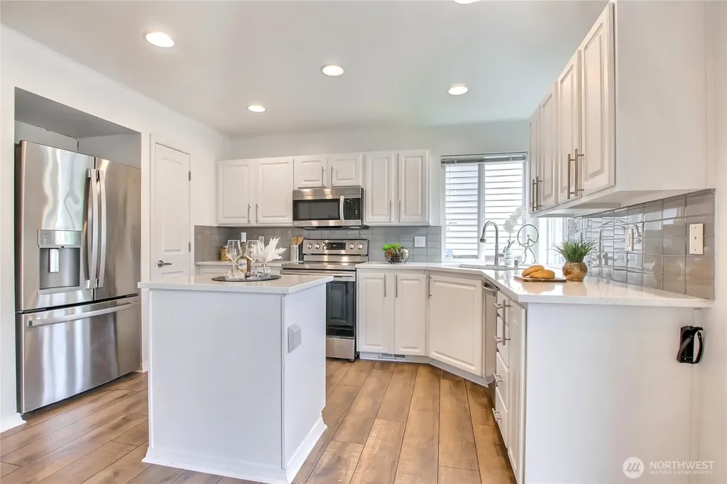 24240 SE 10th Place Sammamish WA 98075