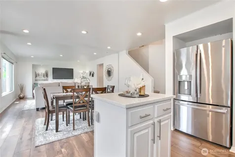 24240 SE 10th Place Sammamish WA 98075