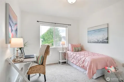 24240 SE 10th Place Sammamish WA 98075
