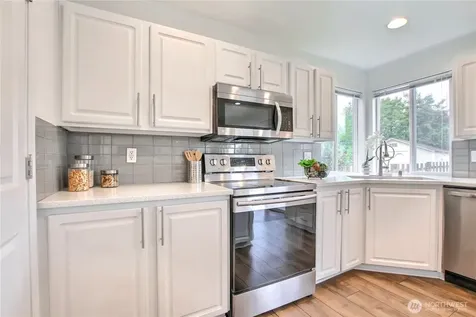 24240 SE 10th Place Sammamish WA 98075