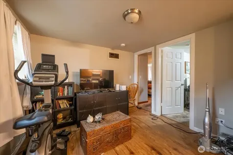 7945 9th Avenue SW Seattle WA 98106