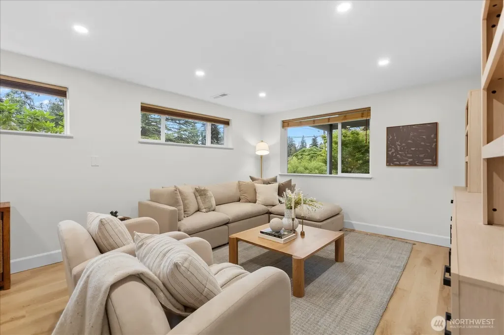 8104 Sierra Drive Edmonds WA 98026