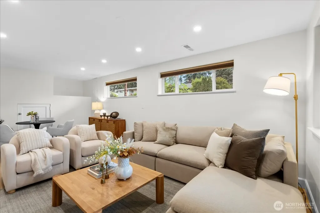 8104 Sierra Drive Edmonds WA 98026