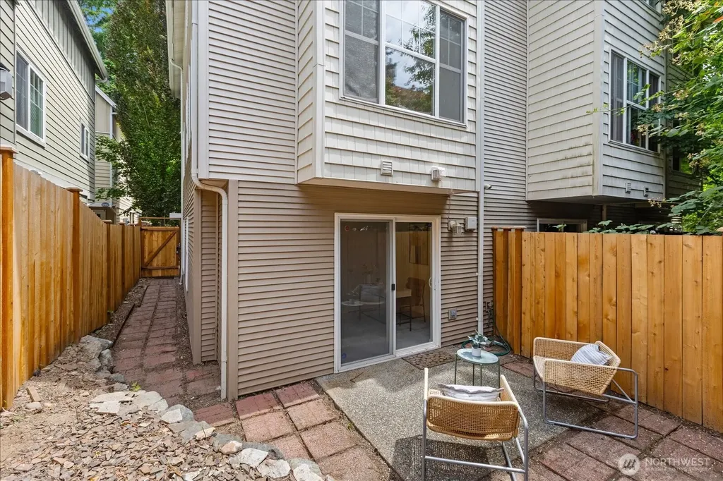 13716 Midvale Avenue N Seattle WA 98133