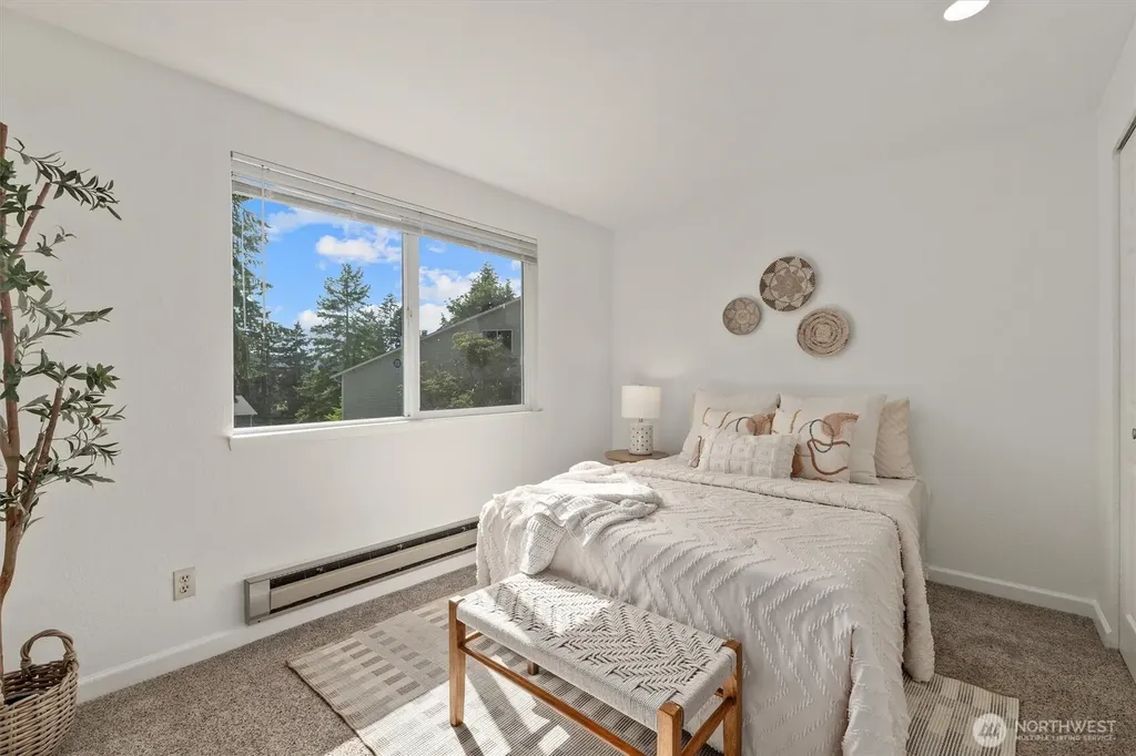 9484 Redmond-woodinville Road NE Redmond WA 98052