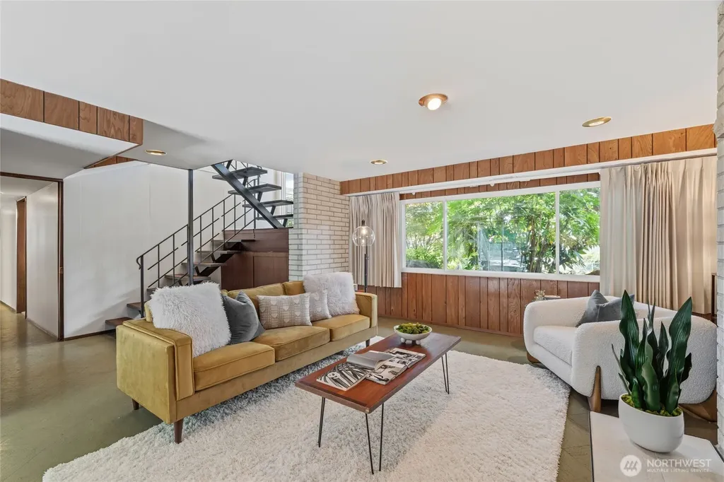 14630 4th Avenue S Burien WA 98168