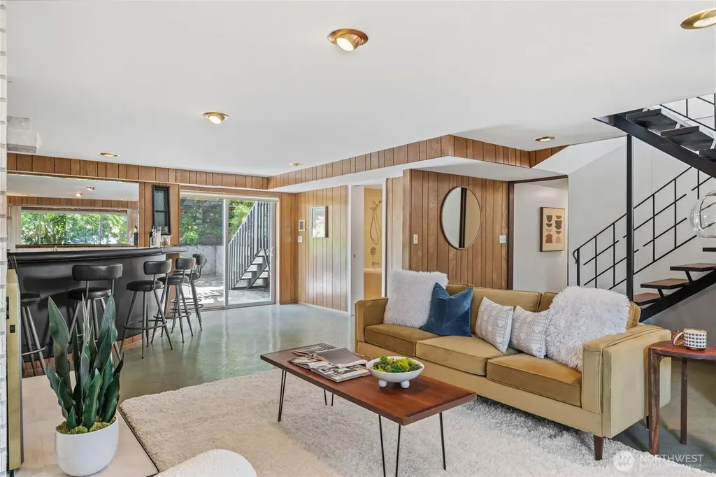 14630 4th Avenue S Burien WA 98168