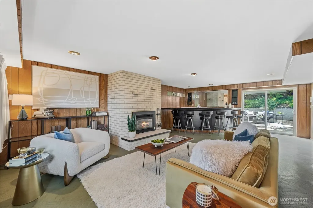14630 4th Avenue S Burien WA 98168