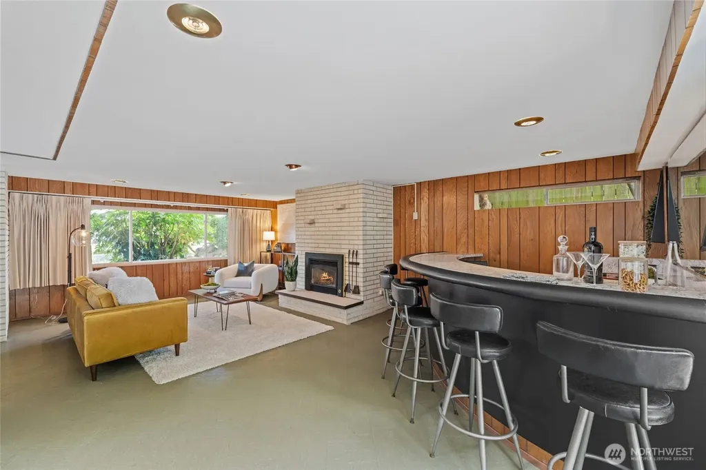 14630 4th Avenue S Burien WA 98168