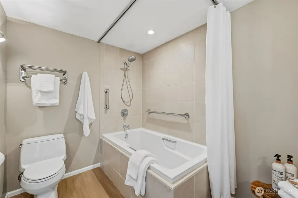 14630 4th Avenue S Burien WA 98168