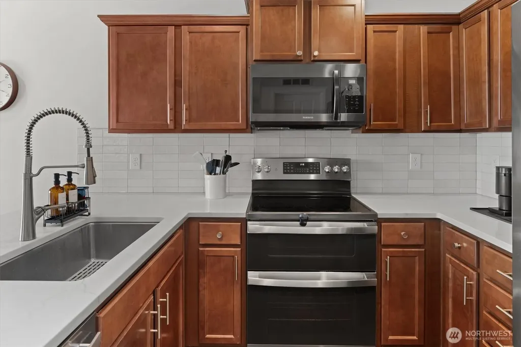 19516 SE 270th Place Covington WA 98042