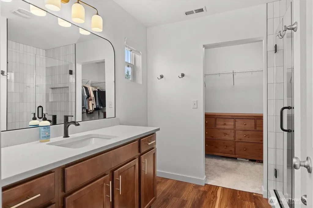 19516 SE 270th Place Covington WA 98042