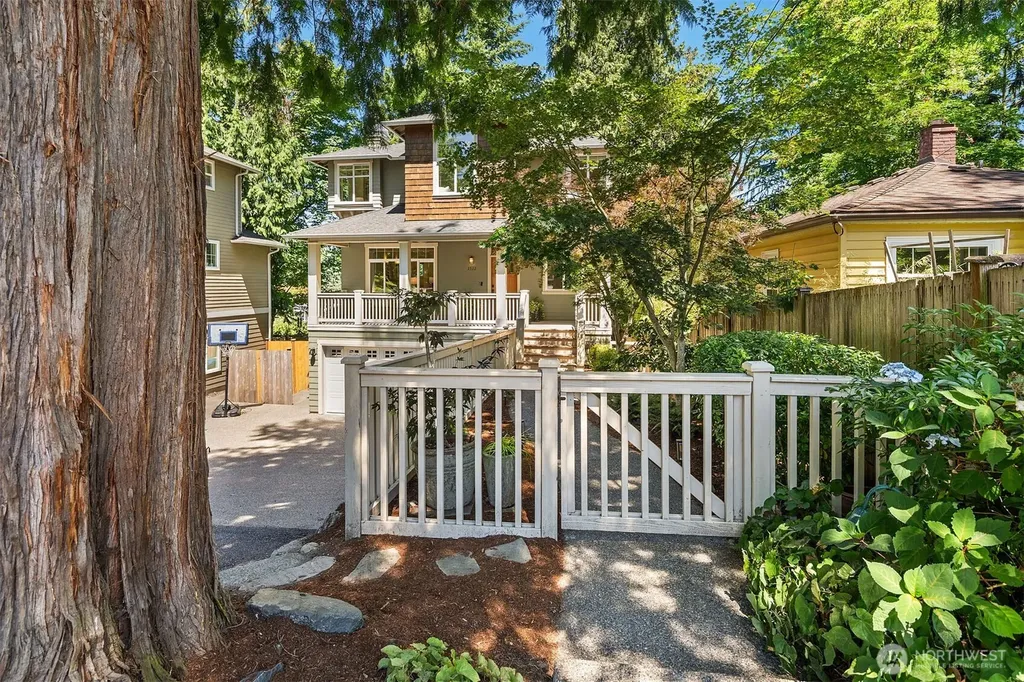 2322 NE 92nd Street Seattle WA 98115