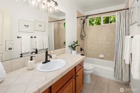 2322 NE 92nd Street Seattle WA 98115