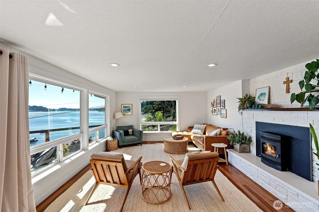 6139 Cromwell Dr NW Gig Harbor WA 98335