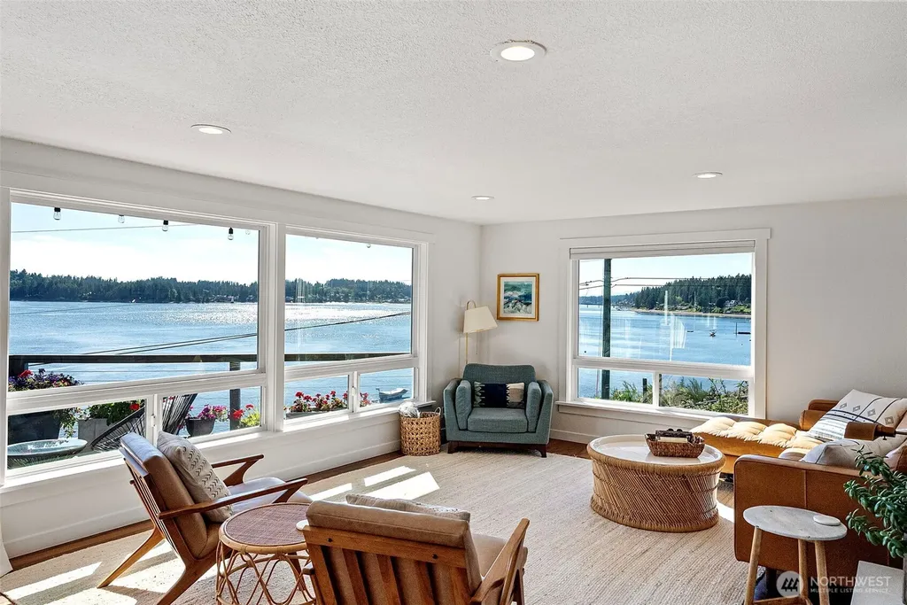 6139 Cromwell Dr NW Gig Harbor WA 98335