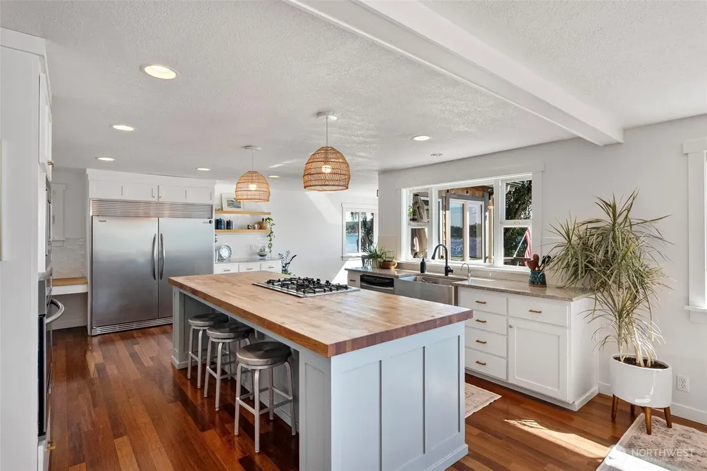 6139 Cromwell Dr NW Gig Harbor WA 98335