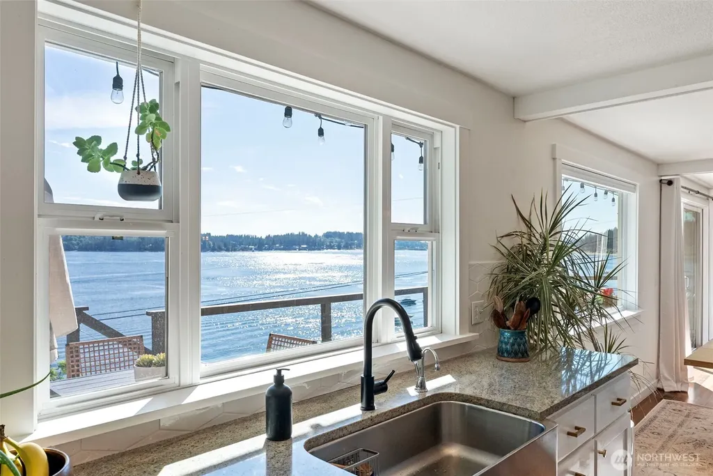 6139 Cromwell Dr NW Gig Harbor WA 98335