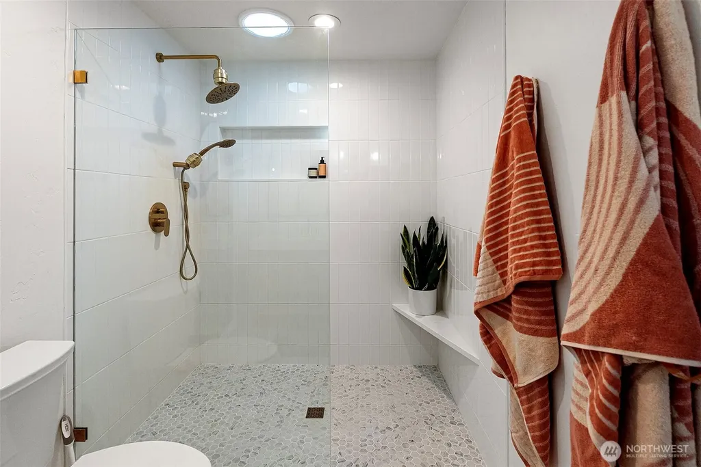 6139 Cromwell Dr NW Gig Harbor WA 98335