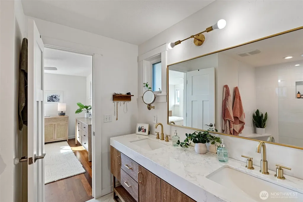 6139 Cromwell Dr NW Gig Harbor WA 98335