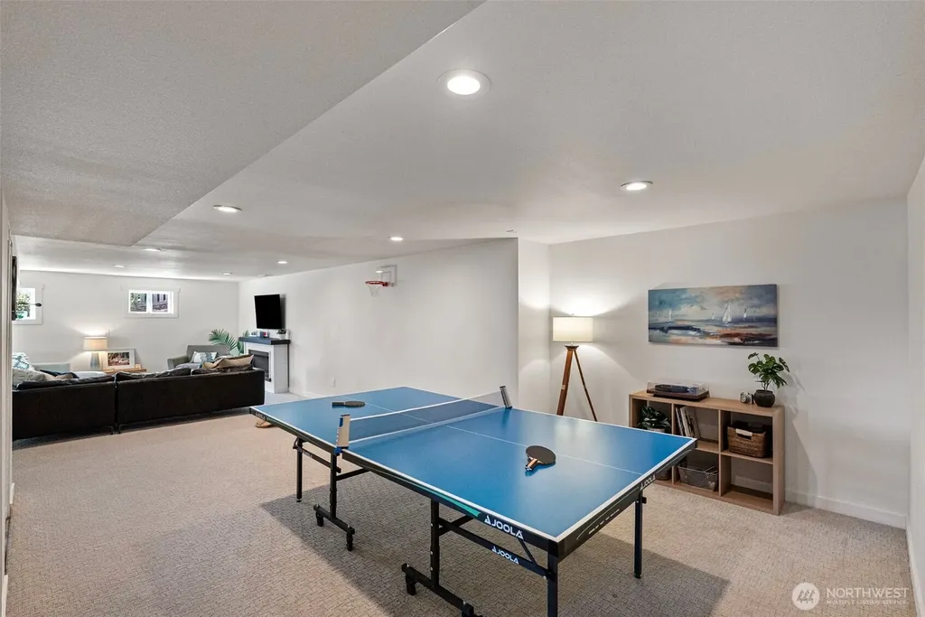 6139 Cromwell Dr NW Gig Harbor WA 98335
