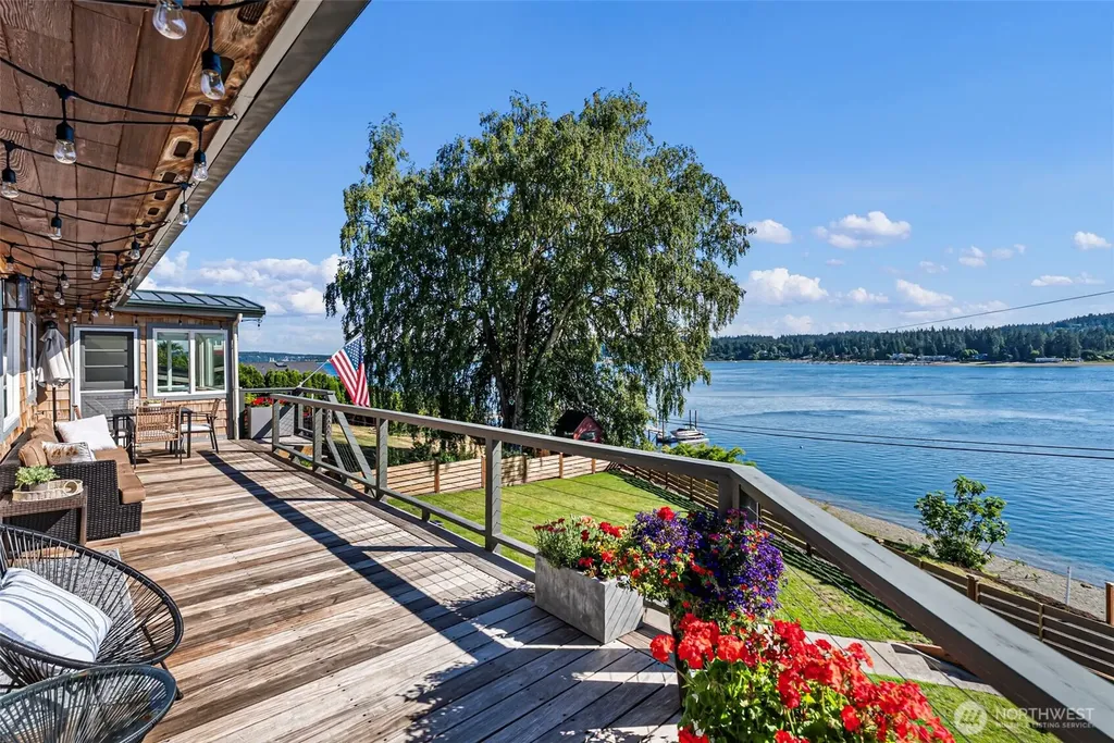 6139 Cromwell Dr NW Gig Harbor WA 98335