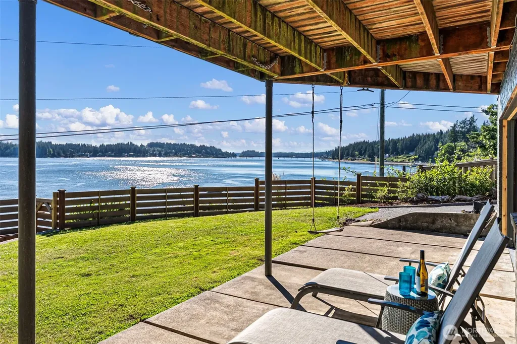 6139 Cromwell Dr NW Gig Harbor WA 98335